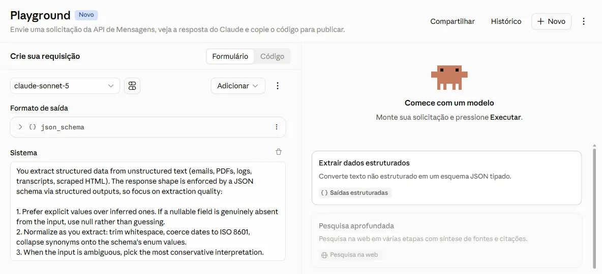 Playground do Claude Console com o modelo Extrair dados estruturados aplicado. O campo Formato de saída mostra json_schema e o campo Sistema traz instruções para preferir valores explícitos, usar null quando o dado não estiver no texto, normalizar datas em ISO 8601 e escolher a interpretação mais conservadora quando houver ambiguidade.