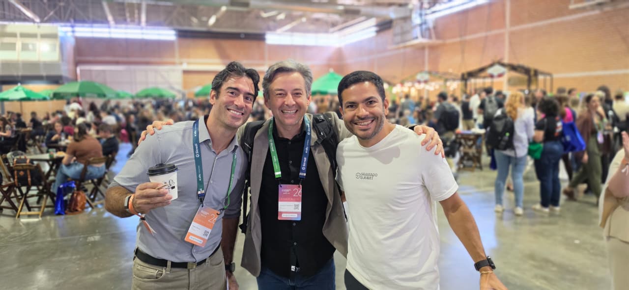 Alexandre Caramaschi nos pavilhões do Serra Park no primeiro dia do Gramado Summit 2026